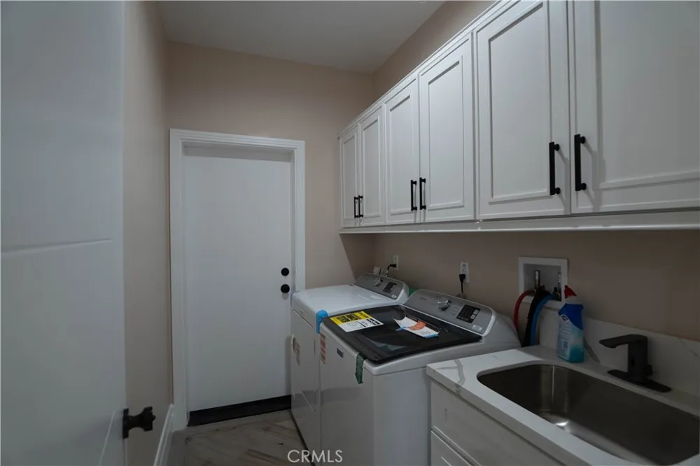5954 Clifton Riverside, CA 92504