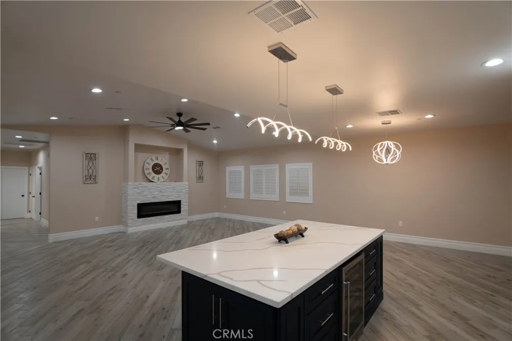 5954 Clifton Riverside, CA 92504