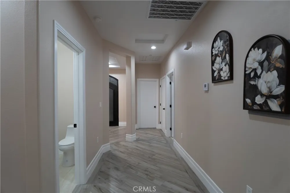 5954 Clifton Riverside, CA 92504