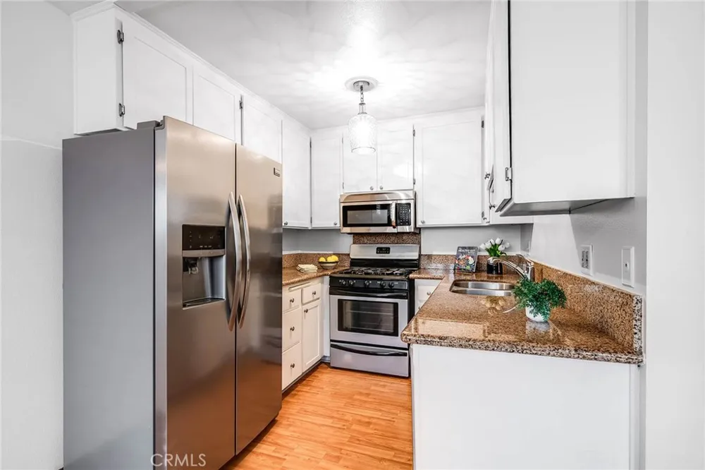 4000 W Victory Boulevard #204 Burbank, CA 91505