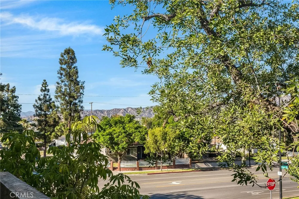4000 W Victory Boulevard #204 Burbank, CA 91505