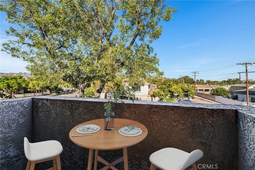 4000 W Victory Boulevard #204 Burbank, CA 91505