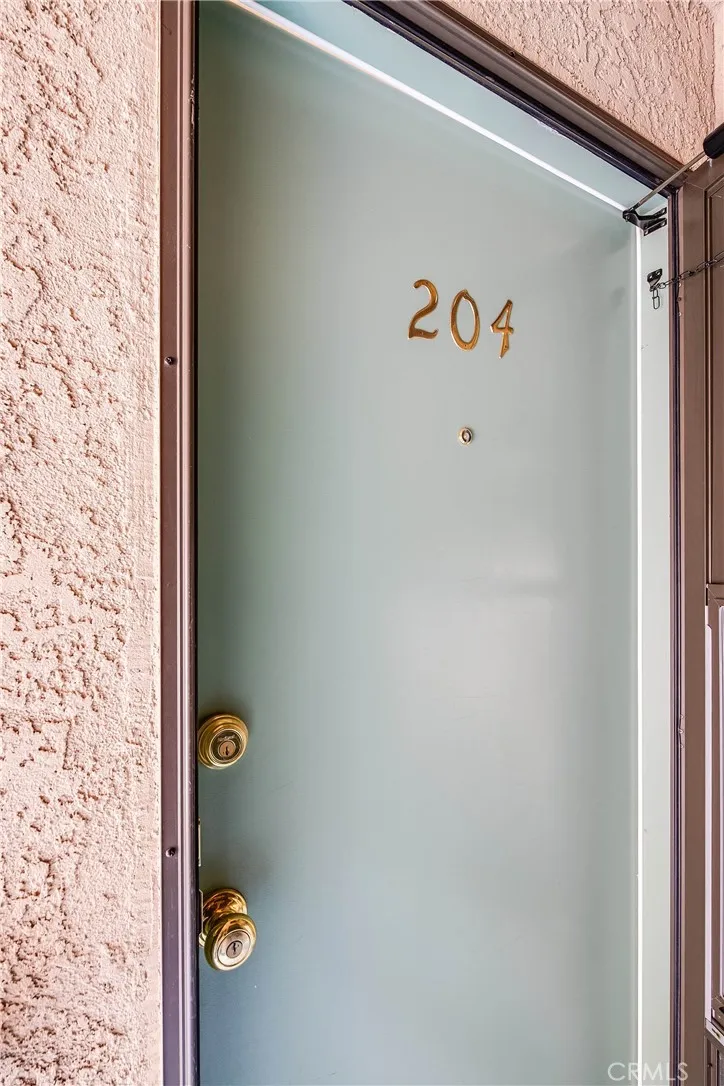 4000 W Victory Boulevard #204 Burbank, CA 91505