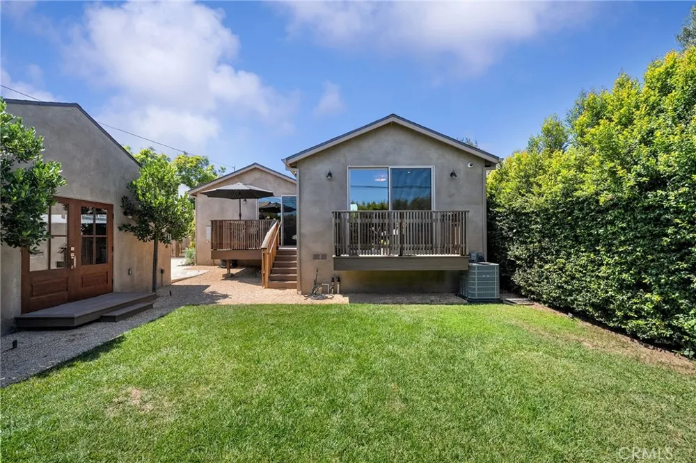 8006 Vicksburg Los Angeles, CA 90045