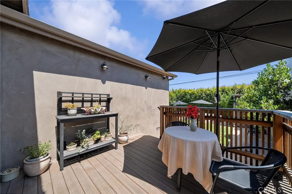 8006 Vicksburg Los Angeles, CA 90045