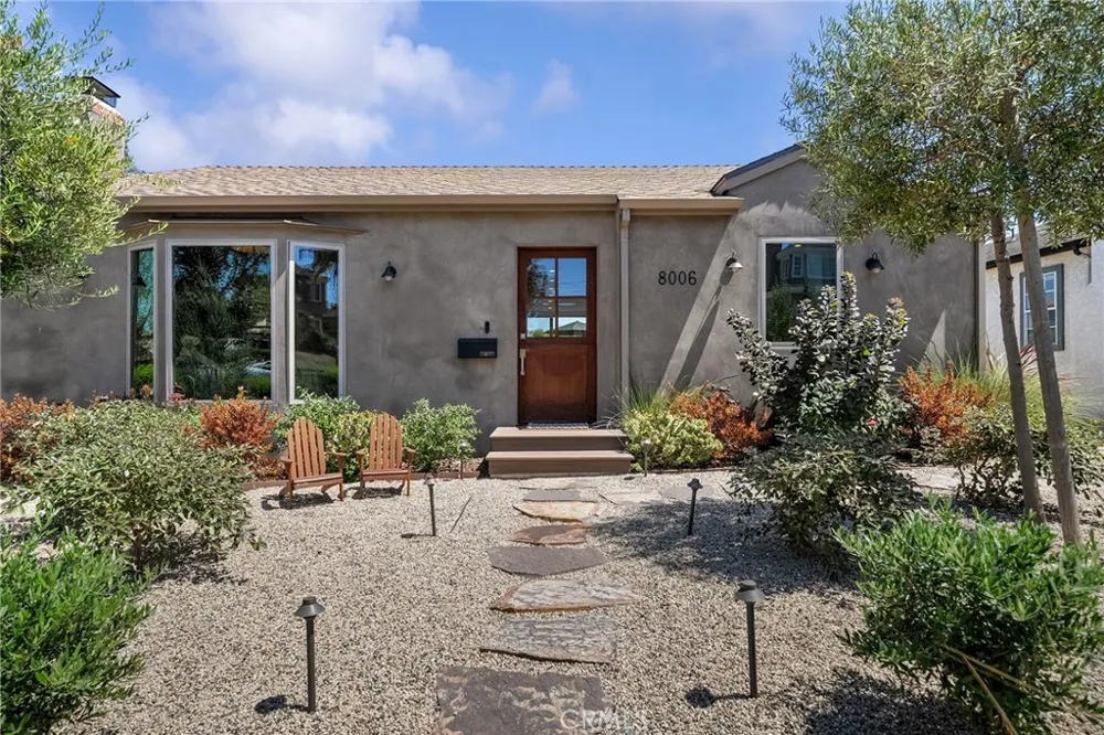 8006 Vicksburg Los Angeles, CA 90045