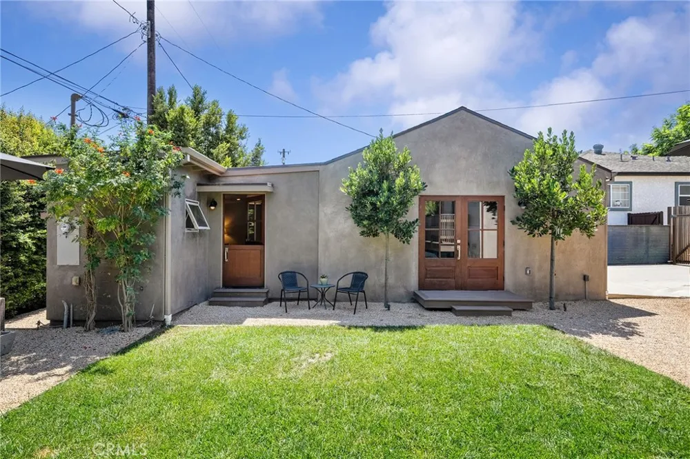 8006 Vicksburg Los Angeles, CA 90045