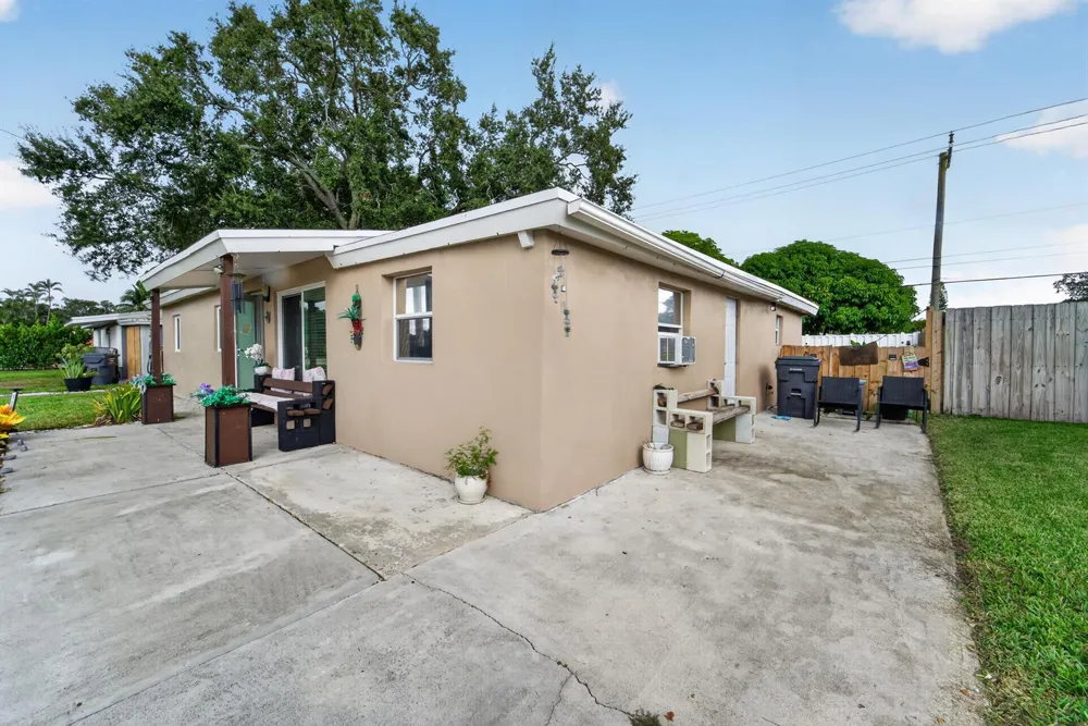 5900 Atlanta Street Hollywood, FL 33021