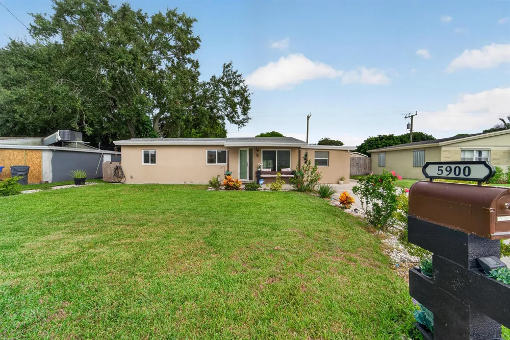 5900 Atlanta Street Hollywood, FL 33021