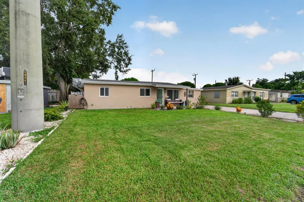 5900 Atlanta Street Hollywood, FL 33021