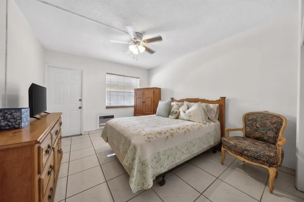 2918 FUNSTON STREET #35b Hollywood, FL 33020