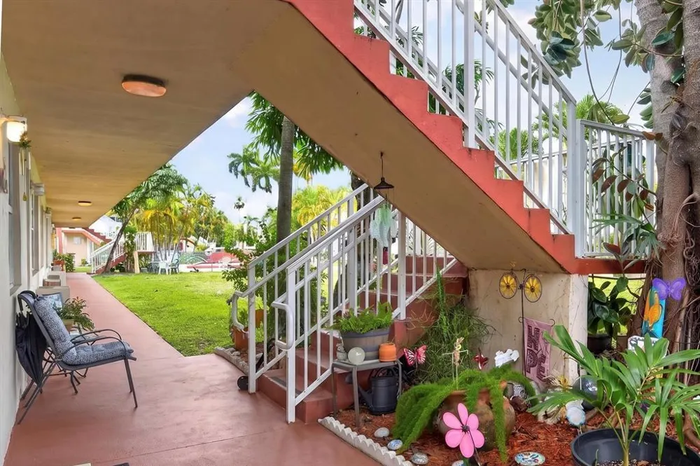 2918 FUNSTON STREET #35b Hollywood, FL 33020