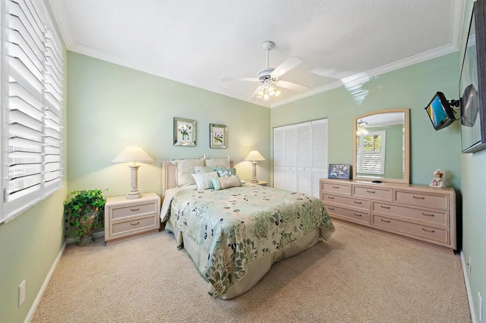 120 LEGENDARY CIRCLE Palm Beach Gardens, FL 33418