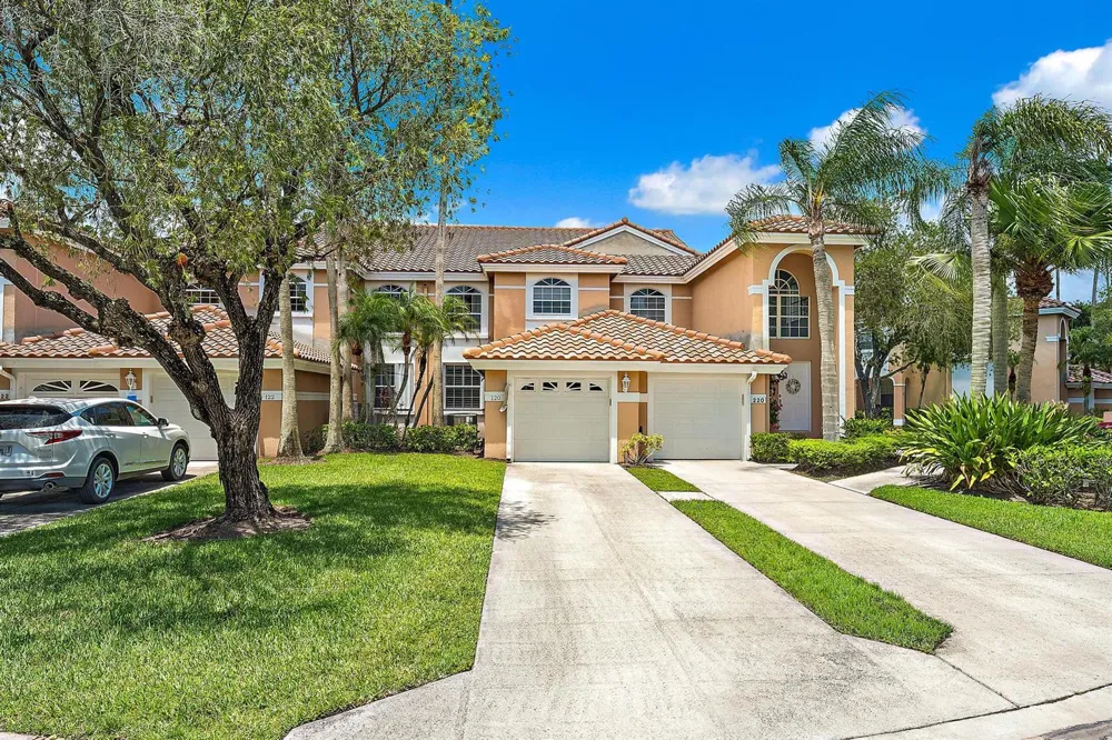 120 LEGENDARY CIRCLE Palm Beach Gardens, FL 33418