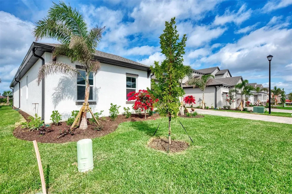 5825 MILLENNIUM SILVER COURT Sarasota, FL 34238