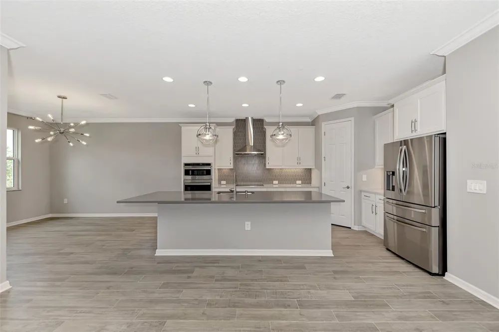 5825 MILLENNIUM SILVER COURT Sarasota, FL 34238