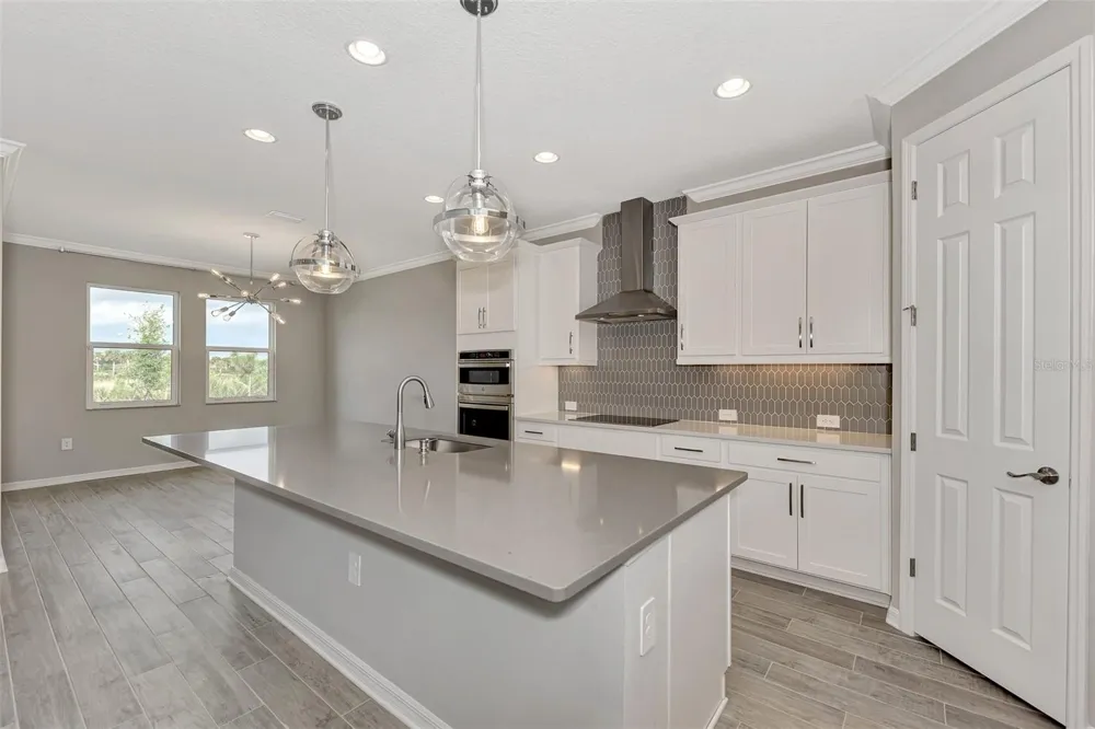 5825 MILLENNIUM SILVER COURT Sarasota, FL 34238