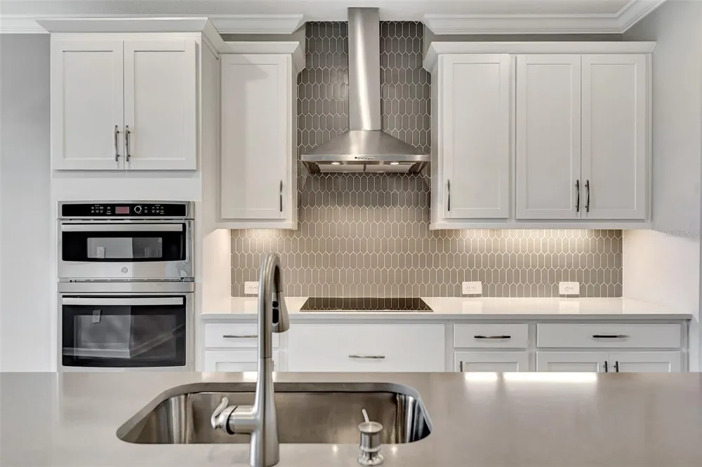 5825 MILLENNIUM SILVER COURT Sarasota, FL 34238