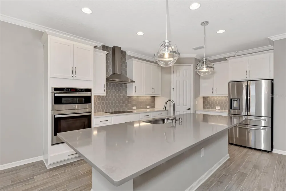 5825 MILLENNIUM SILVER COURT Sarasota, FL 34238