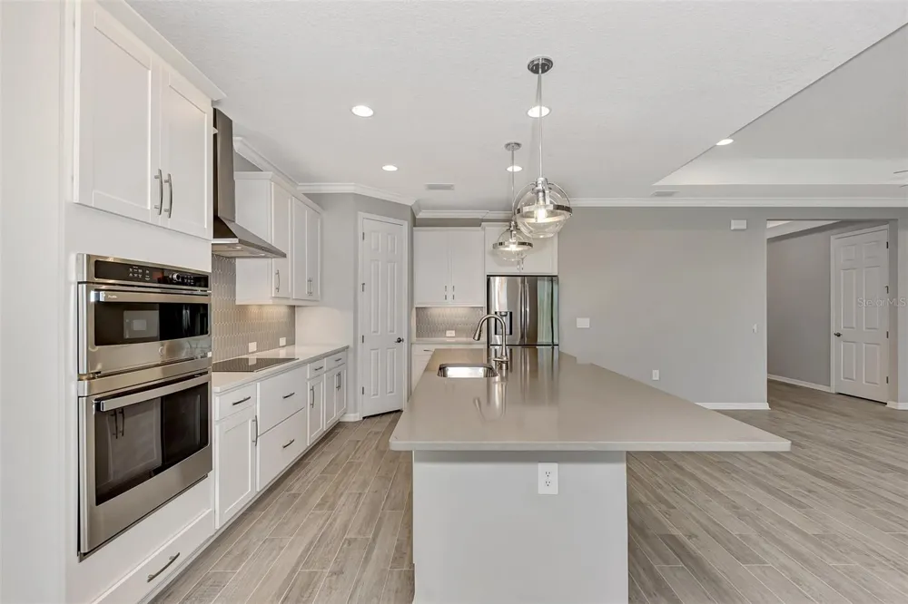 5825 MILLENNIUM SILVER COURT Sarasota, FL 34238