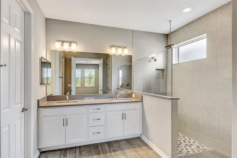 5825 MILLENNIUM SILVER COURT Sarasota, FL 34238