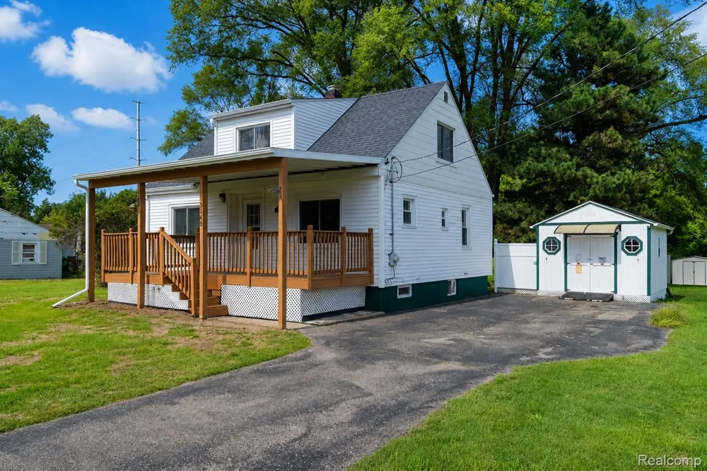 3363 E Pierson Road Genesee Charter Township, MI 48506
