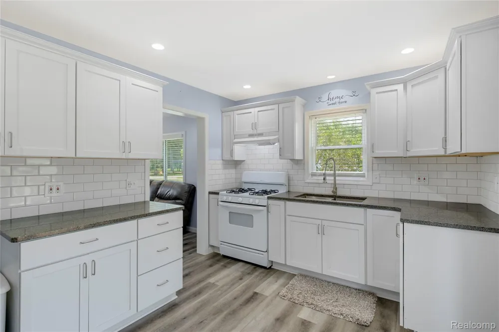 3363 E Pierson Road Genesee Charter Township, MI 48506