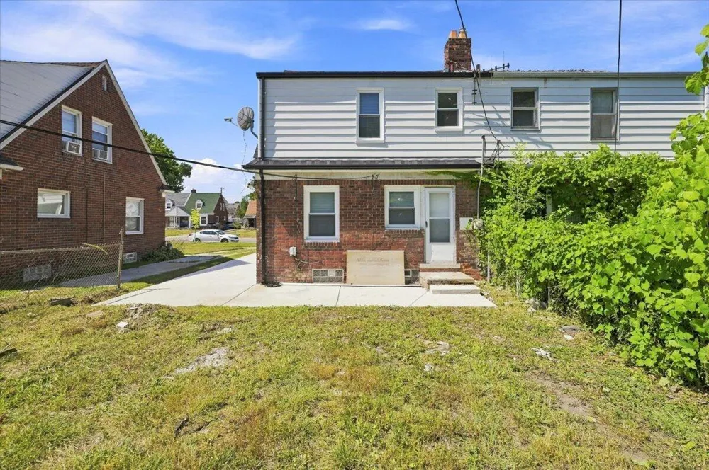 20024 Meyers Road Detroit City, MI 48235
