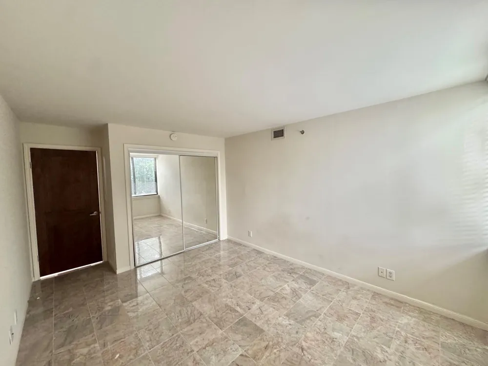 3525 Sage Road #404 Houston, TX 77056