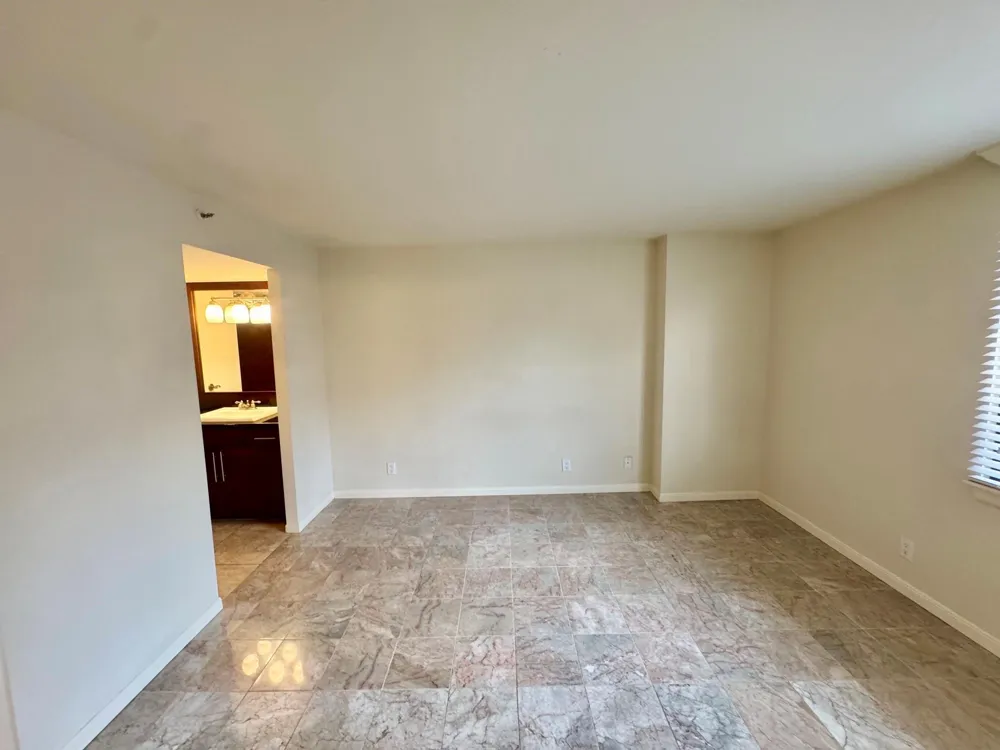 3525 Sage Road #404 Houston, TX 77056