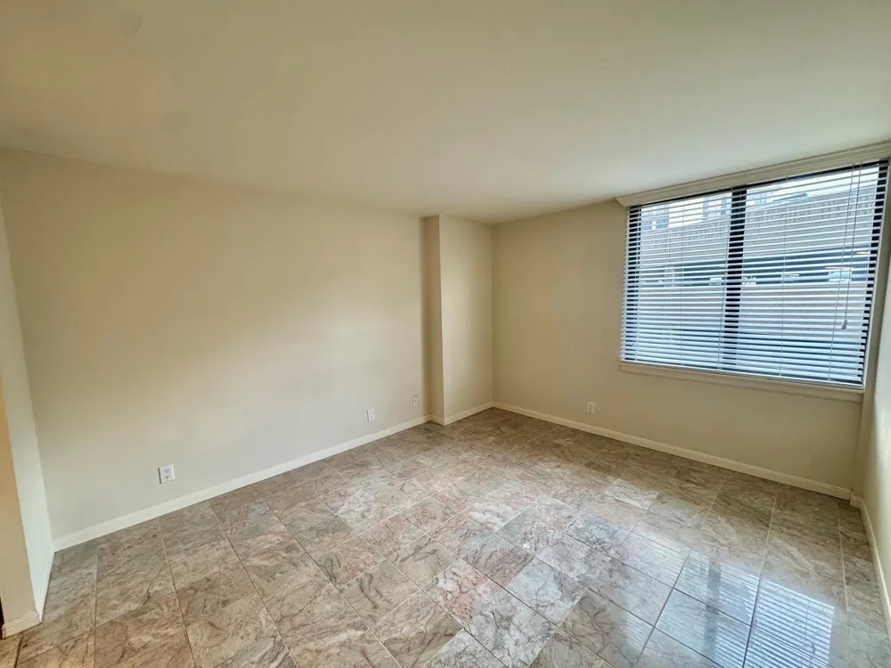 3525 Sage Road #404 Houston, TX 77056