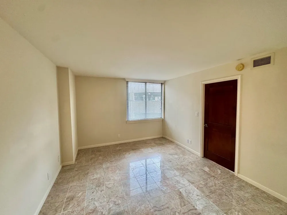 3525 Sage Road #404 Houston, TX 77056
