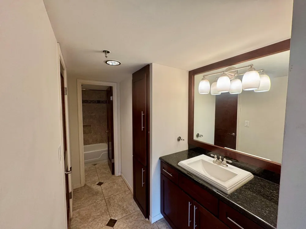 3525 Sage Road #404 Houston, TX 77056
