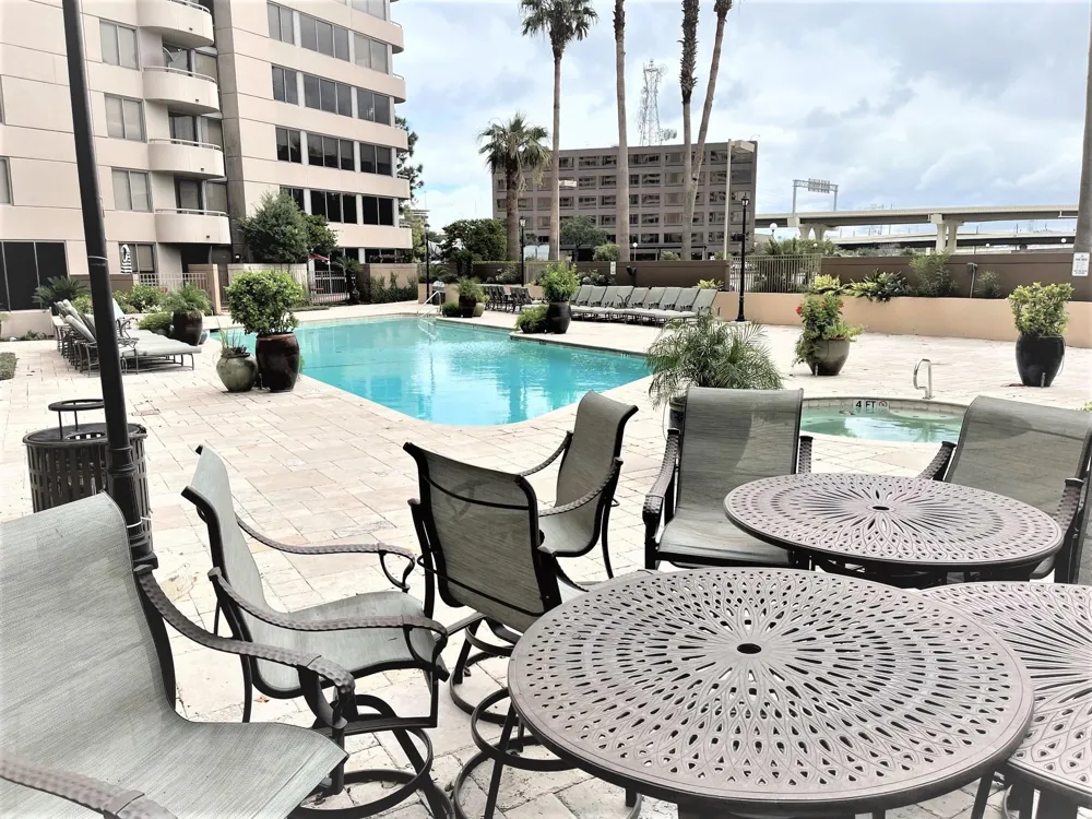 3525 Sage Road #404 Houston, TX 77056