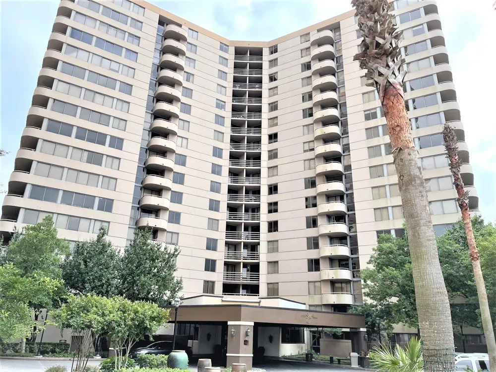 3525 Sage Road #404 Houston, TX 77056