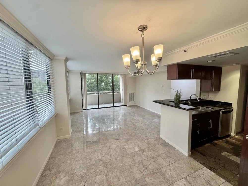 3525 Sage Road #404 Houston, TX 77056
