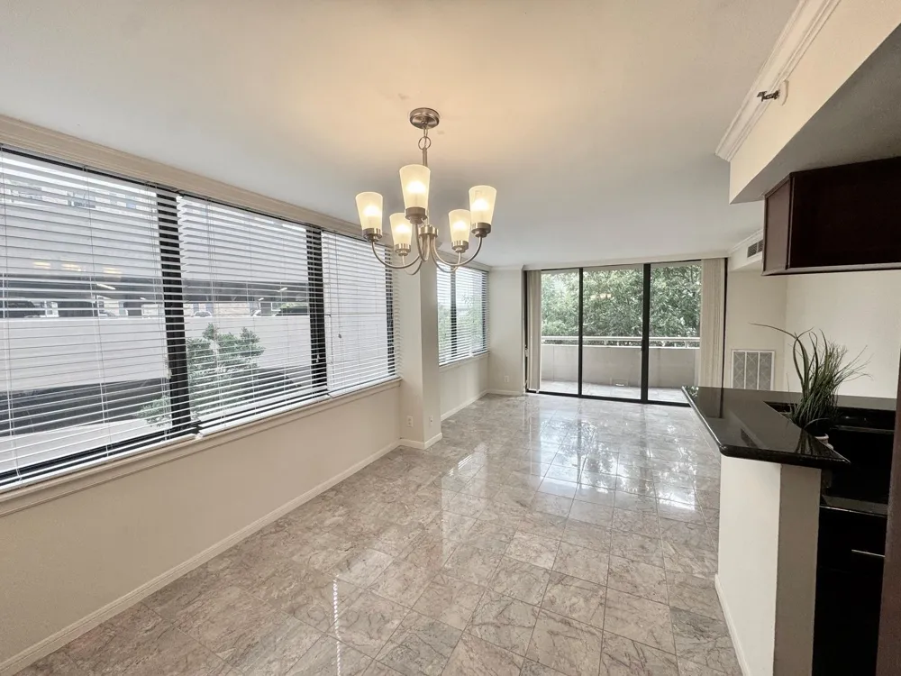 3525 Sage Road #404 Houston, TX 77056