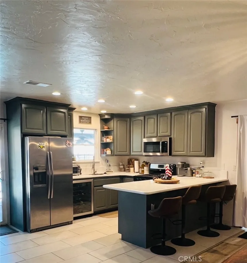 133 S Woodlake Lake Elsinore, CA 92530