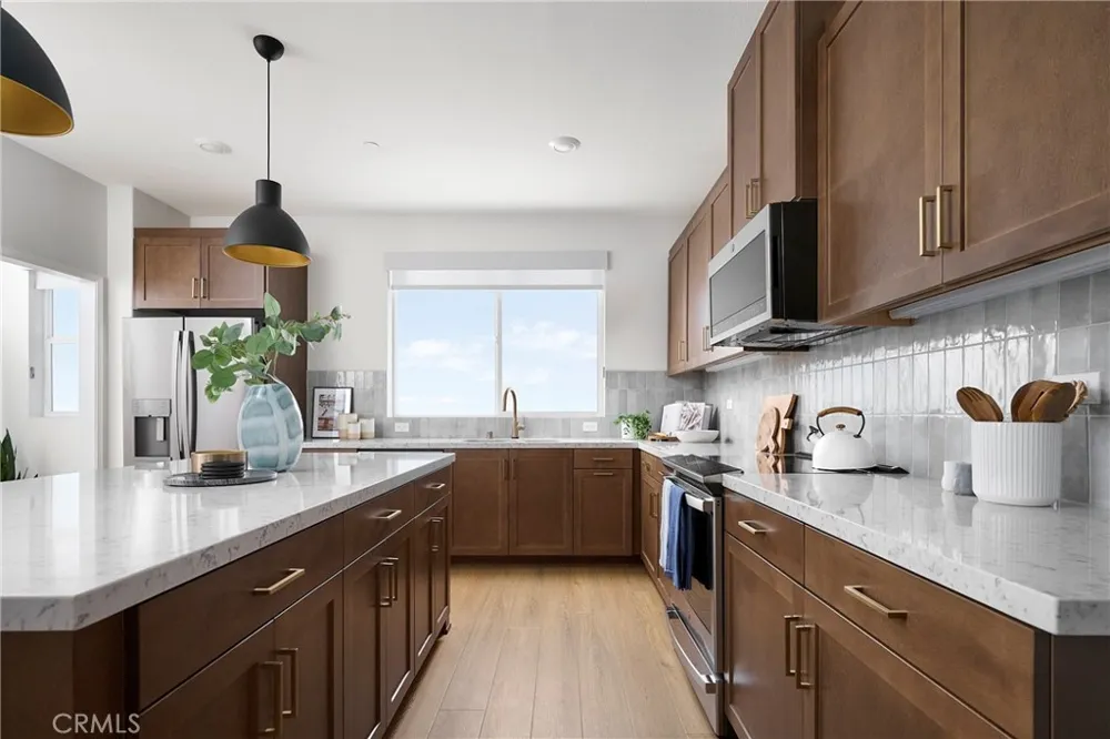 4721 South Reprise Paseo Ontario, CA 91761