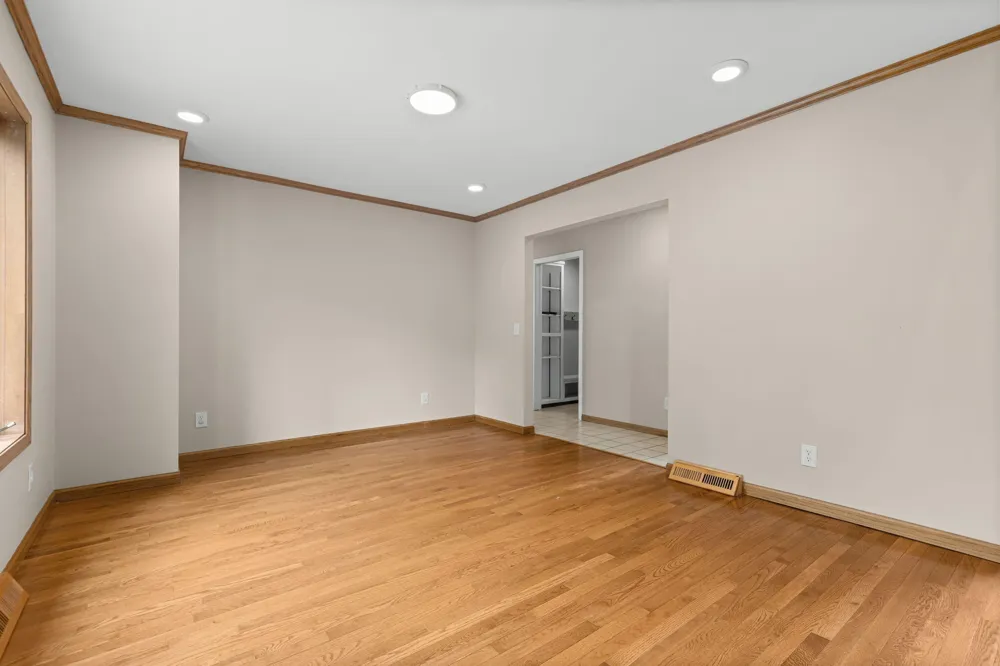 2630 Glencairin Drive NW Grand Rapids, MI 49504