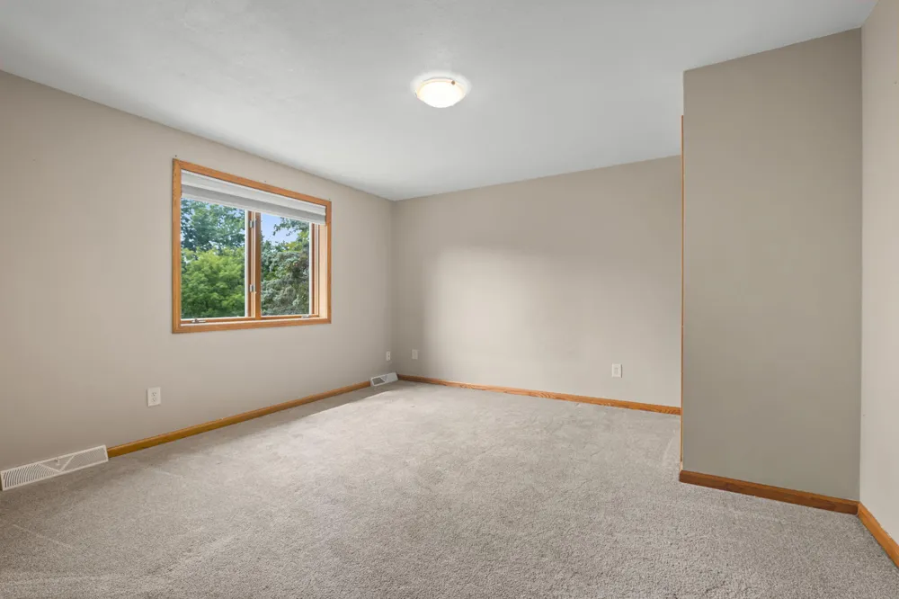 2630 Glencairin Drive NW Grand Rapids, MI 49504