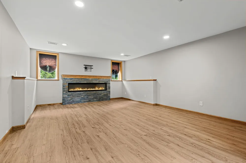 2630 Glencairin Drive NW Grand Rapids, MI 49504