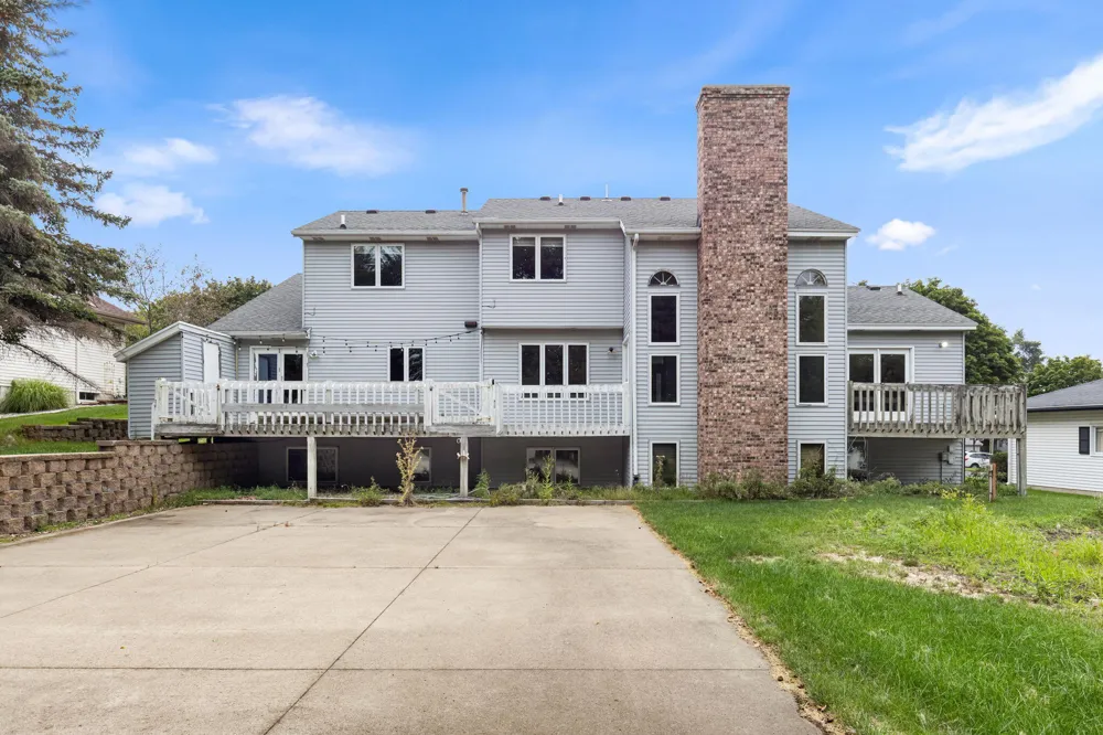 2630 Glencairin Drive NW Grand Rapids, MI 49504