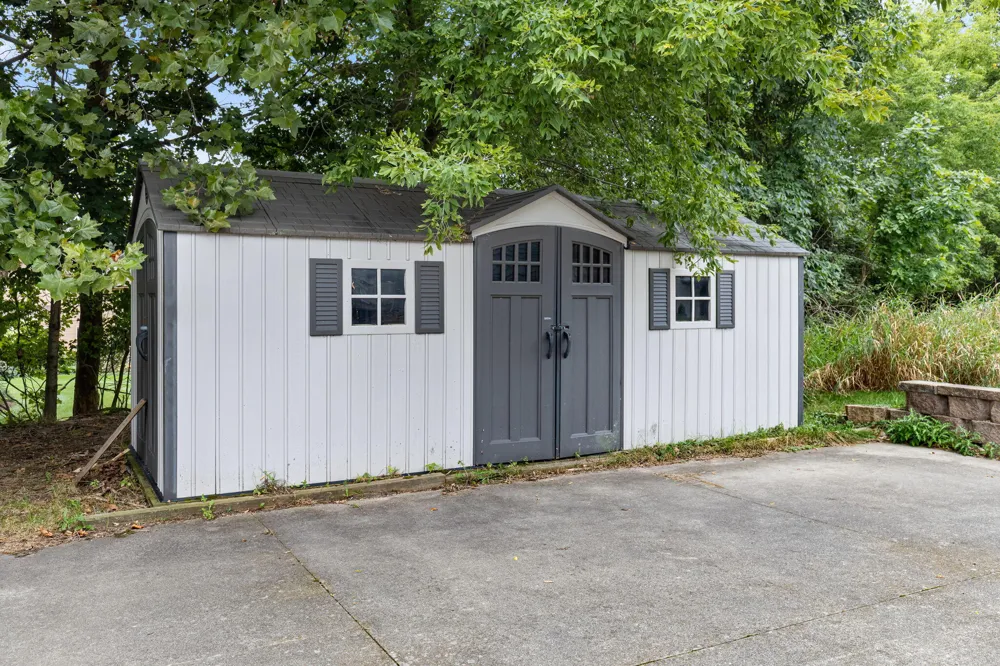 2630 Glencairin Drive NW Grand Rapids, MI 49504