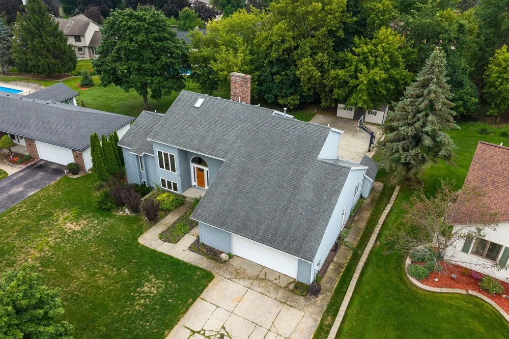 2630 Glencairin Drive NW Grand Rapids, MI 49504