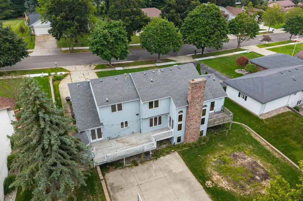 2630 Glencairin Drive NW Grand Rapids, MI 49504