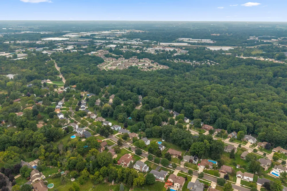2630 Glencairin Drive NW Grand Rapids, MI 49504