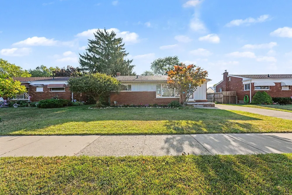 25338 Wagner Avenue Warren, MI 48089