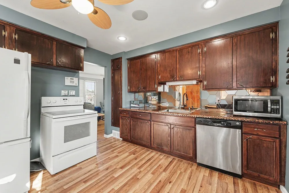 25338 Wagner Avenue Warren, MI 48089