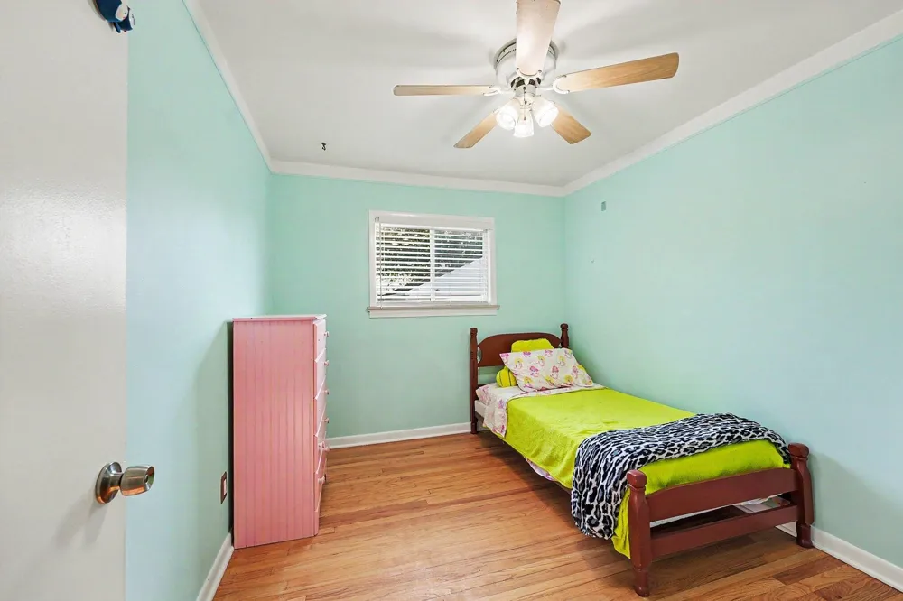 25338 Wagner Avenue Warren, MI 48089